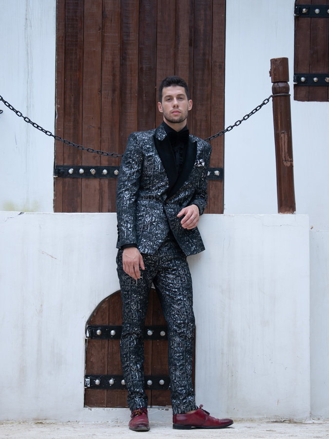 KCMN Suit