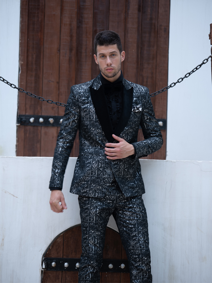 KCMN Suit