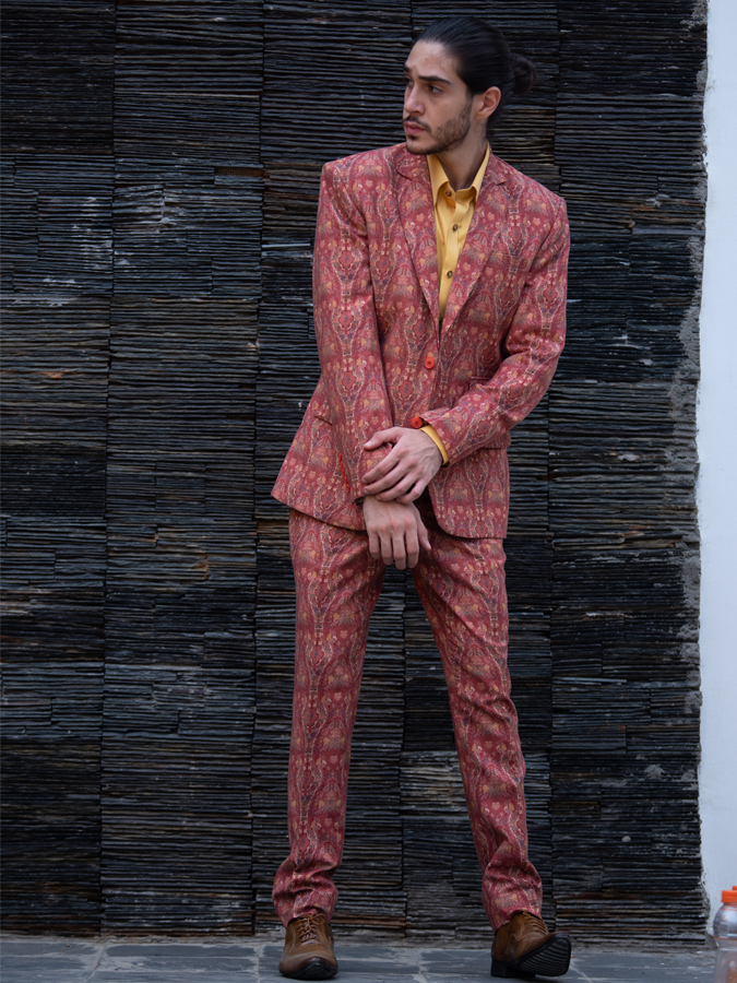 KCMN Suit